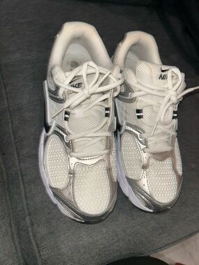 Nike Kids White and Silver Mesh Athletic Sneakers